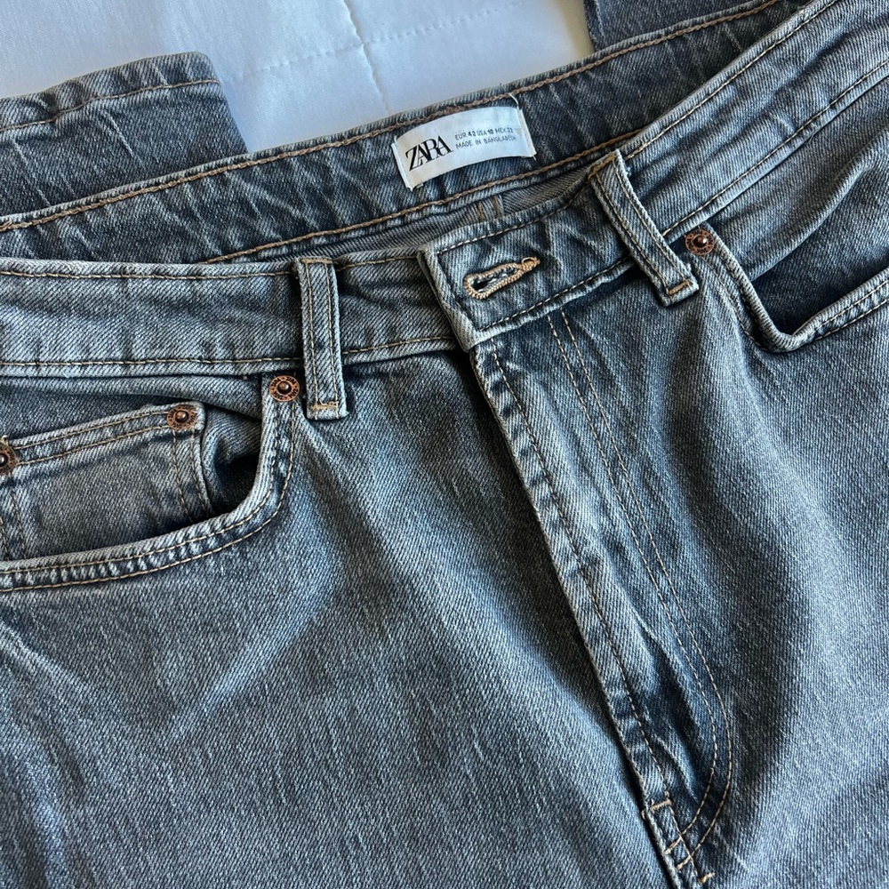 ZARA Women’s Gray Straight-Leg Jeans (NWOT)